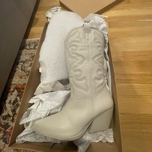 Brand new Steve Madden white cowboy boots size 8 1/2